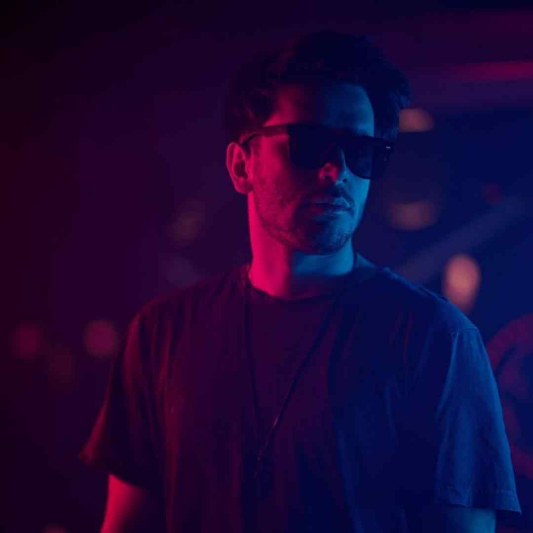 فرهاد نامداری فکر میکرد اگه بره طاقت نیارم