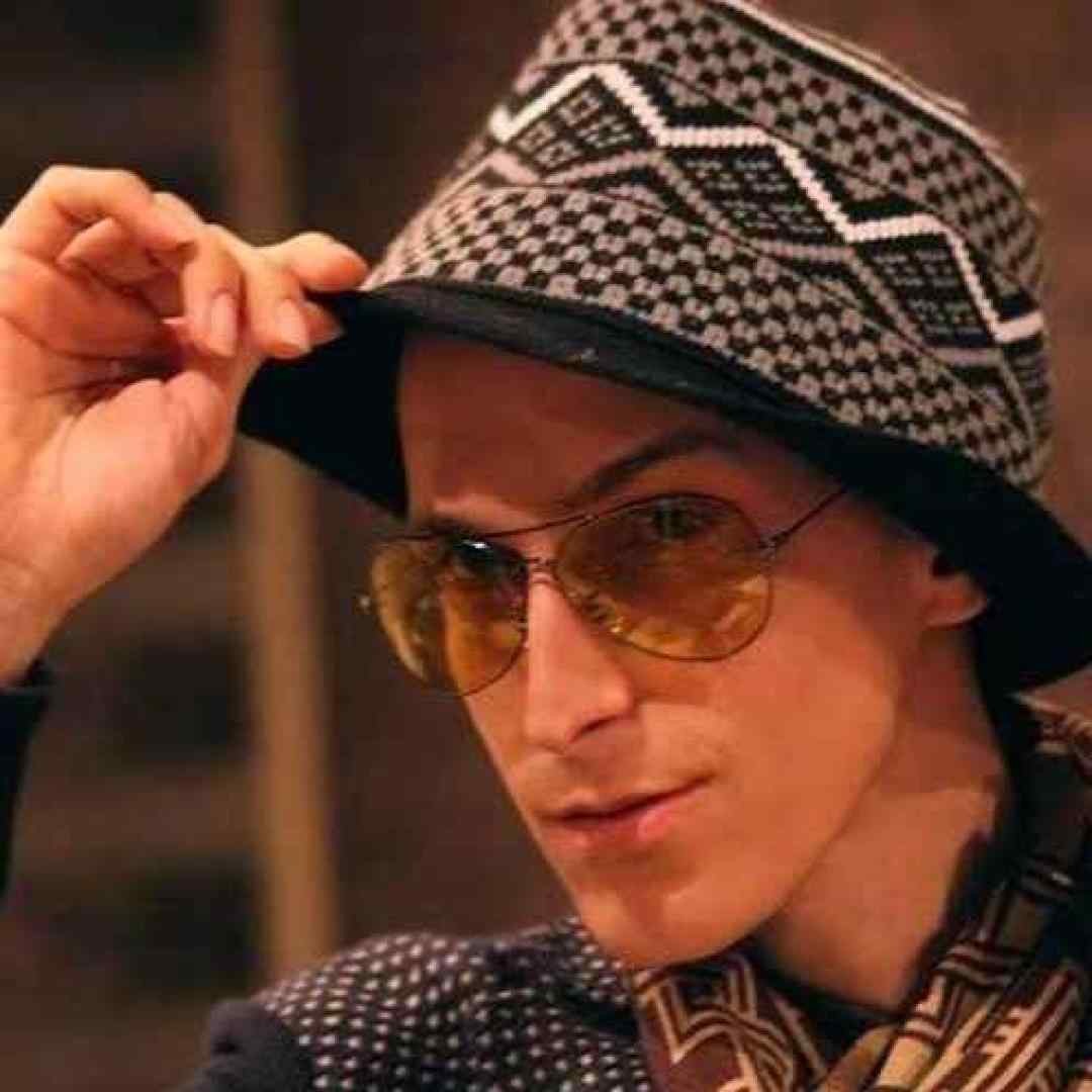 مرتضی پاشایی اگه واسه گریه هات شونه میخوای بیا بیا (هوش مصنوعی)