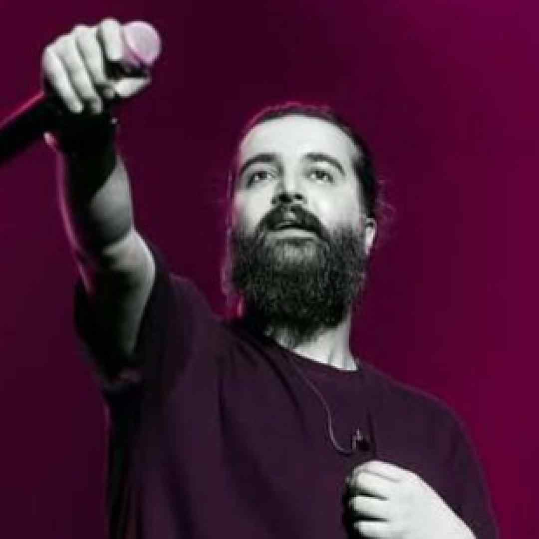 هوروش بند یه من یه تو یه فاصله یه عشق 