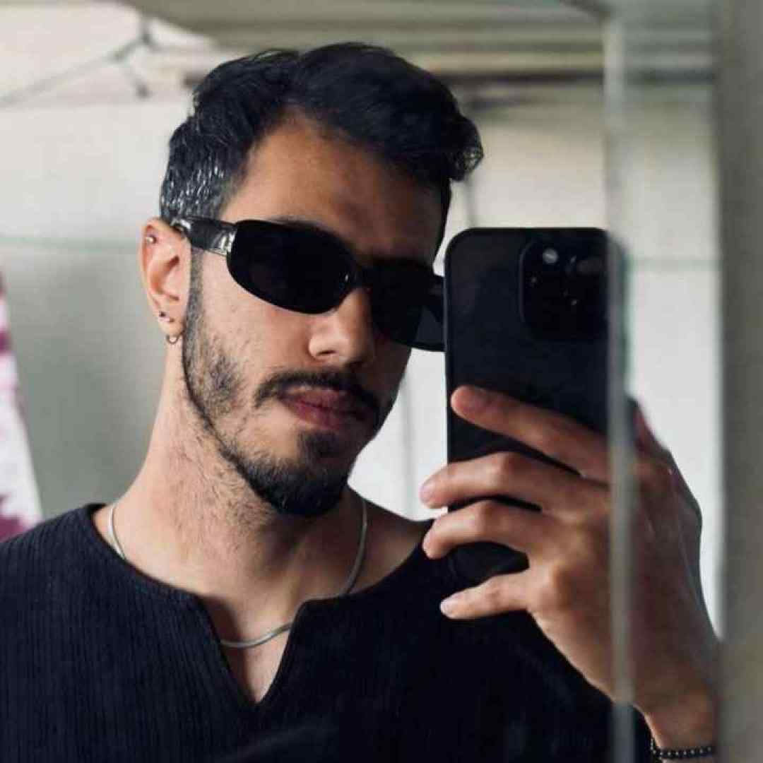 مهزد فرق میکنی