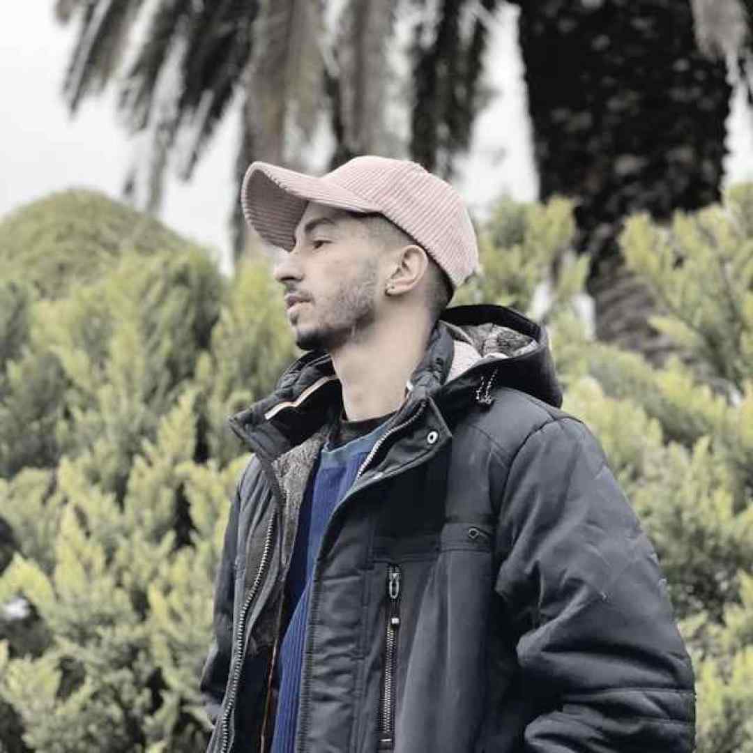 رضا تیتو گل زرد