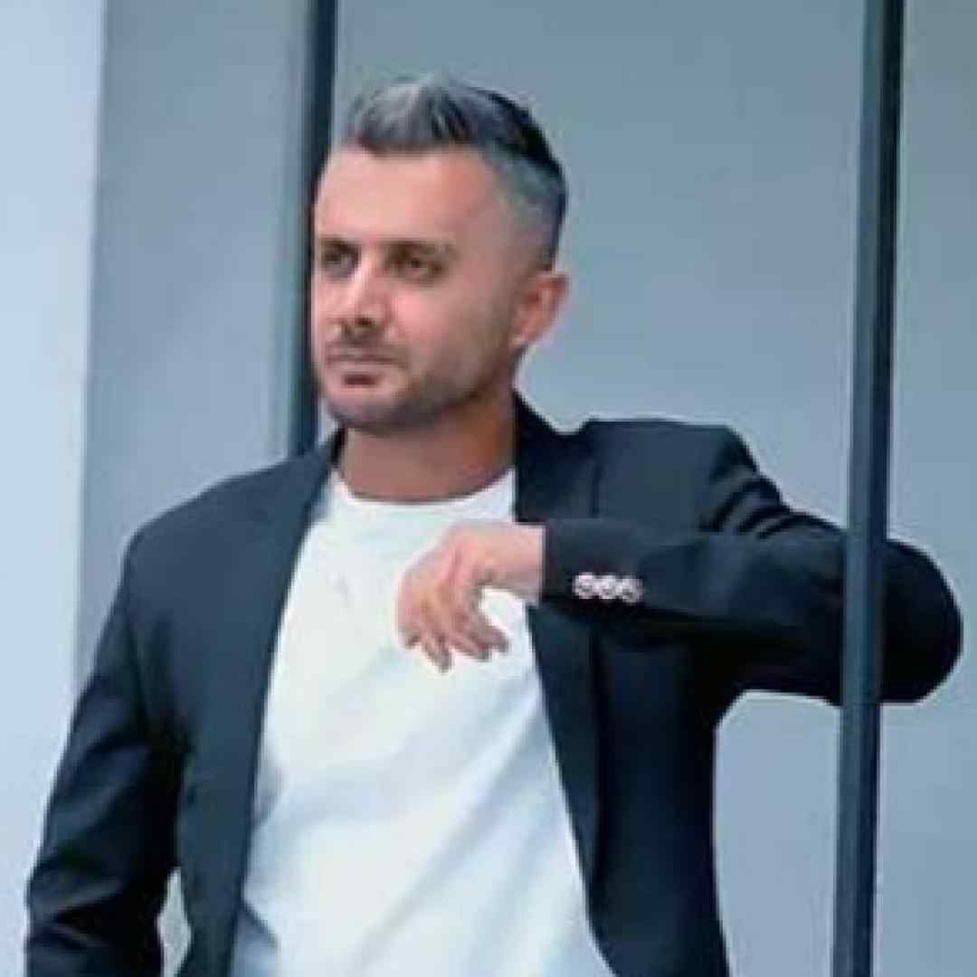 ابی عالی نام و نشون