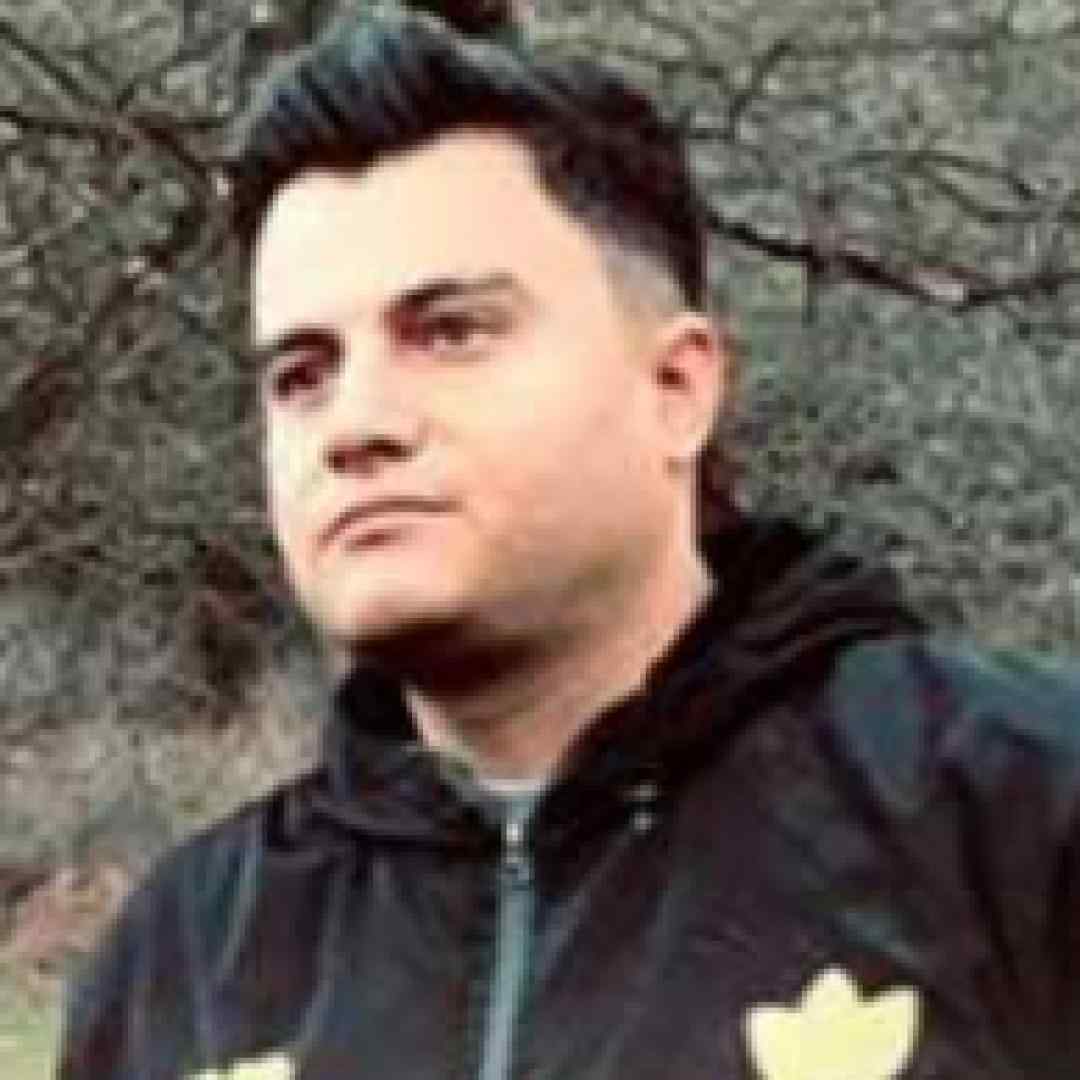 رامین کرمی هر کس و روز عزل بی وفایی کرد