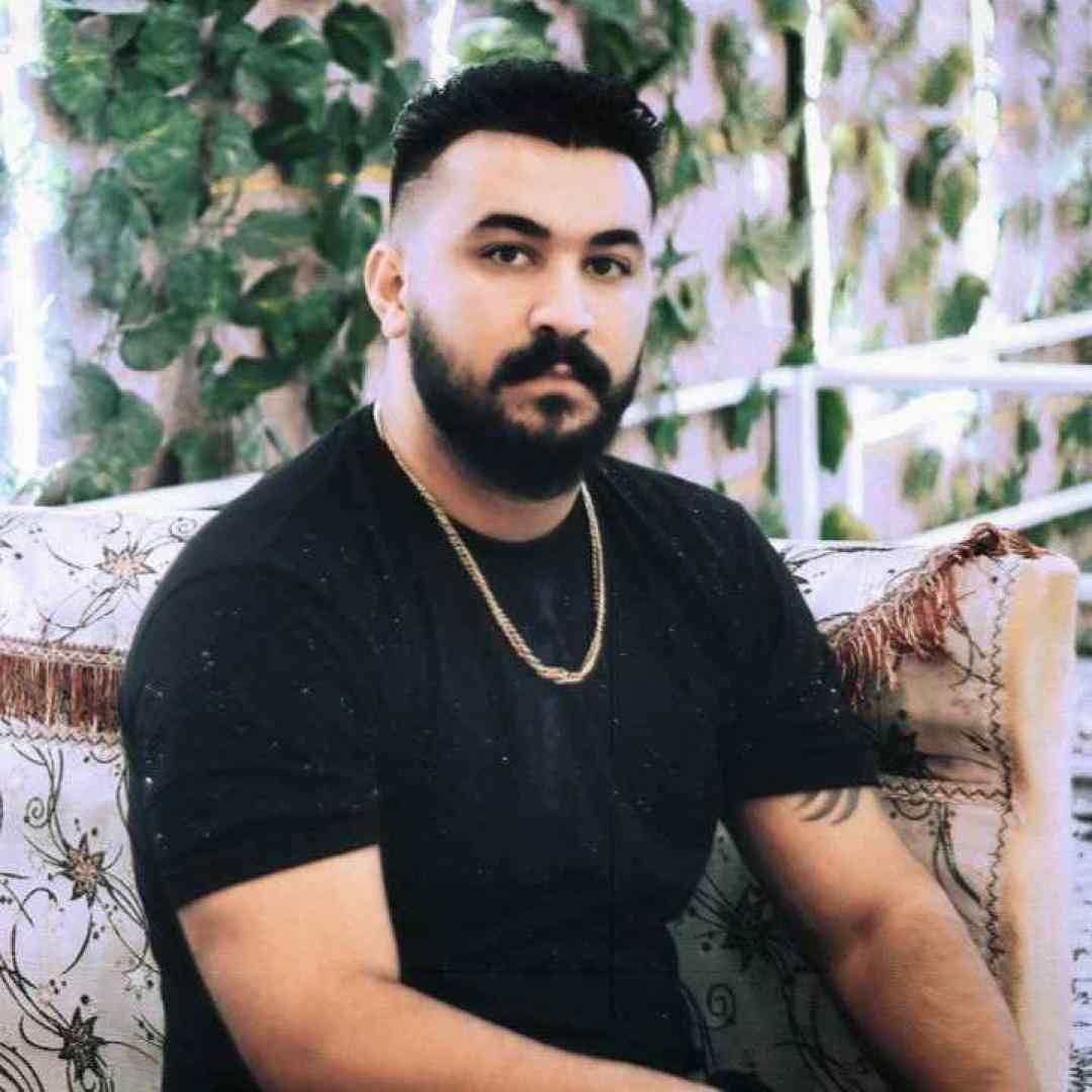 رضا کرمی تارا و حمیدرضا بابایی تونه بی دینم هی بشم گفتی نداری