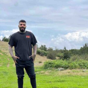 دانلود آهنگ خیابون از مهدیار