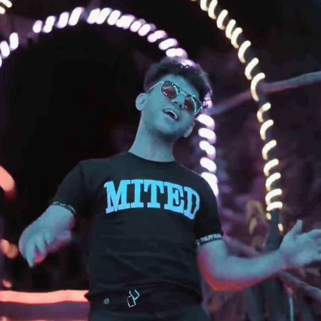 پیام عباسی بعد مه با کی سرت گرم شده بهشون بگو