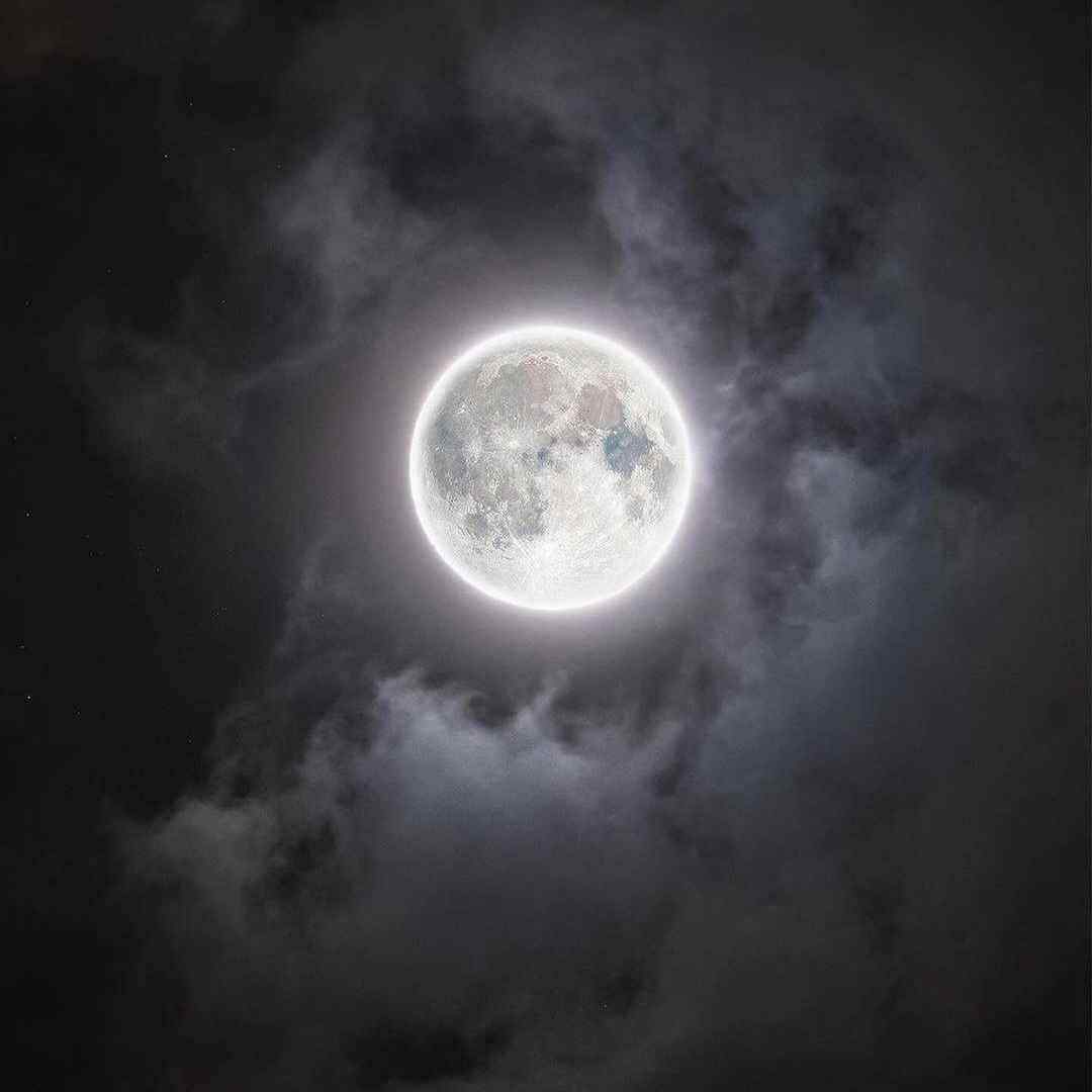  نفسم هر جا بودی تنها وایسا برسم آسمون شهر تار میشه