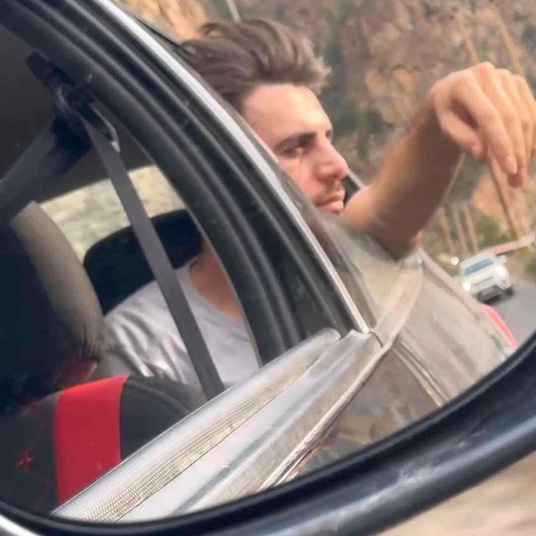 فرهاد نامداری انقده با خودم بدم هرچی نباید