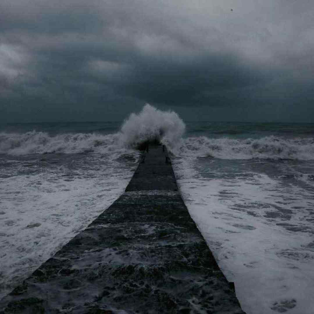 من هواتو دارم کم کن از اضطرابم کجای دلم بزارم با صدای بچه