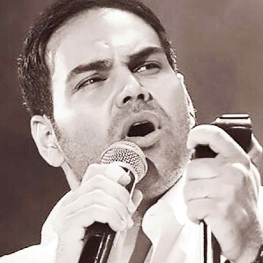 سیامک عباسی اومده خنده و خوشبختی سرازیر شده