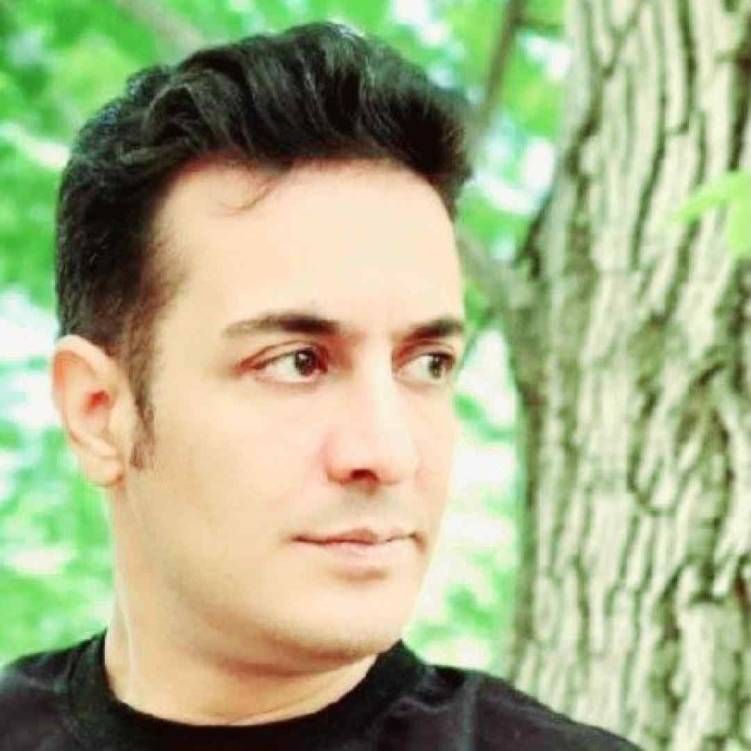 سلمان برقی دارم میرم سربازی گریه نکن یار خدانگهدار دارم میرم لب مرز