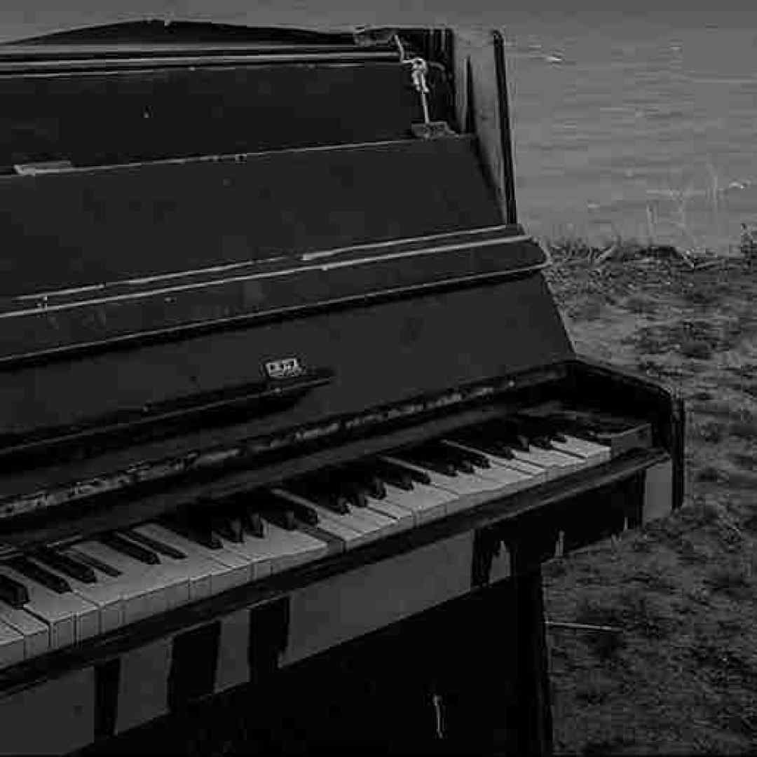  یه روزی تبدیل به نفرت میشه بهترین حس با صدای دختر