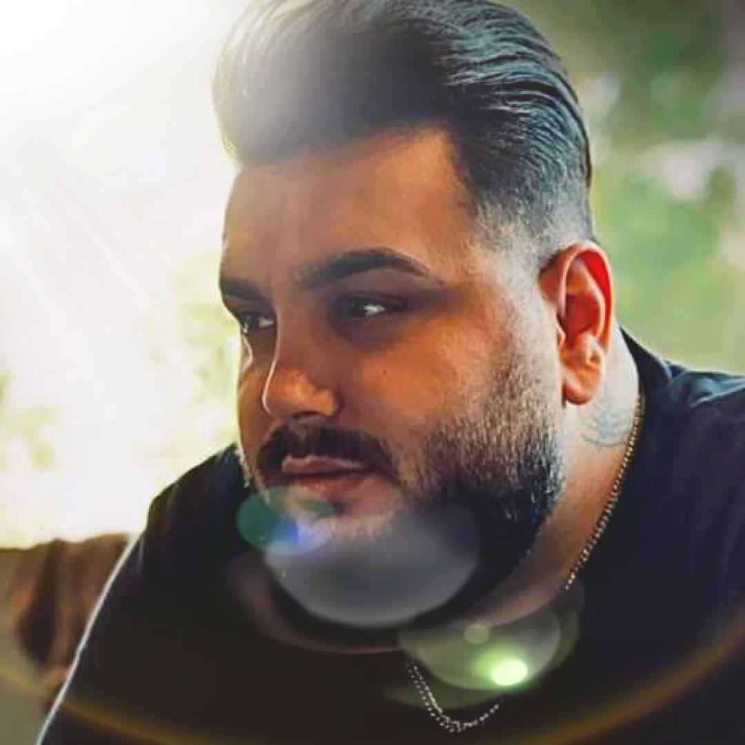 امیر قمی مستی قشنگه ولی با آدمش