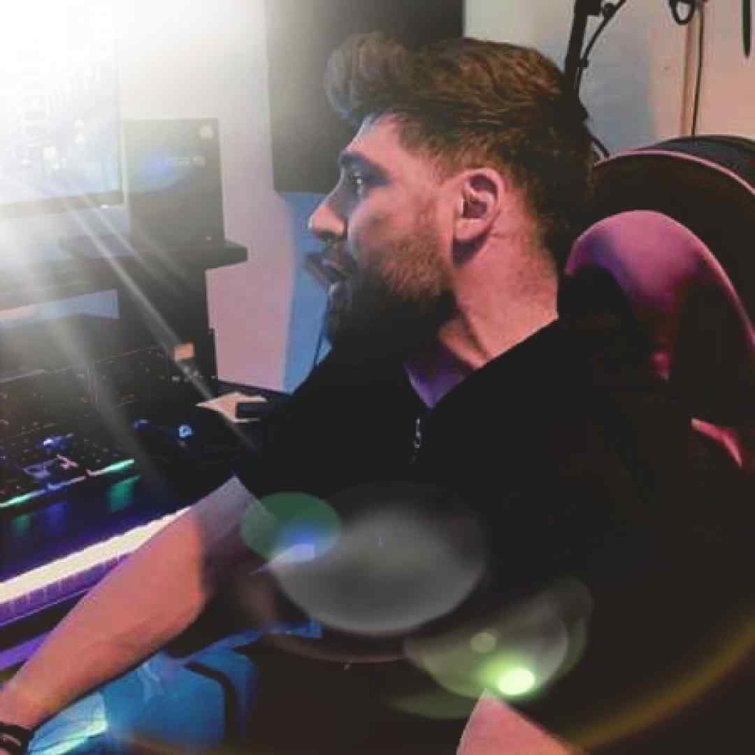 محمد محرمی الان داغی نمیفهمی چی سرت اومده