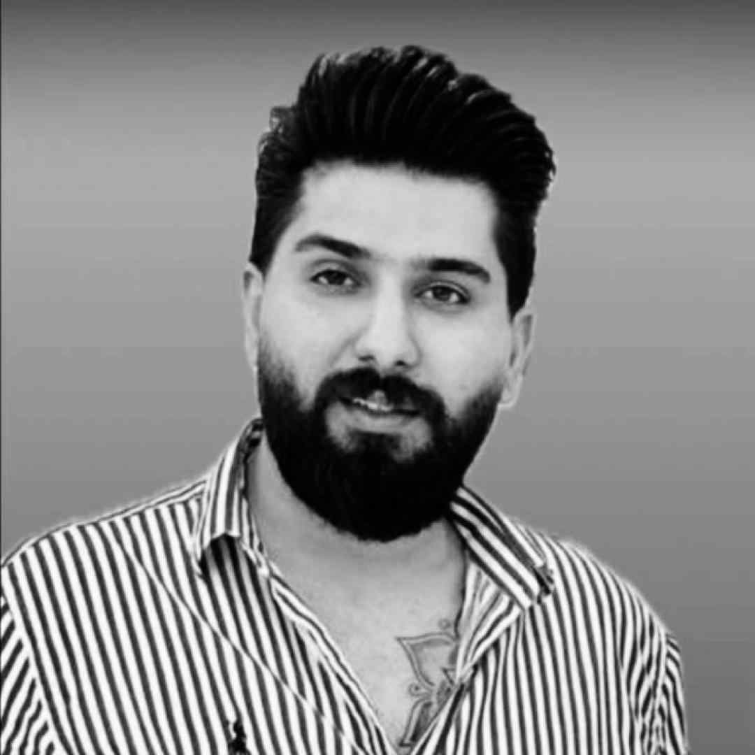 مجید احمدی می سرگرم و چرخ گینه سر