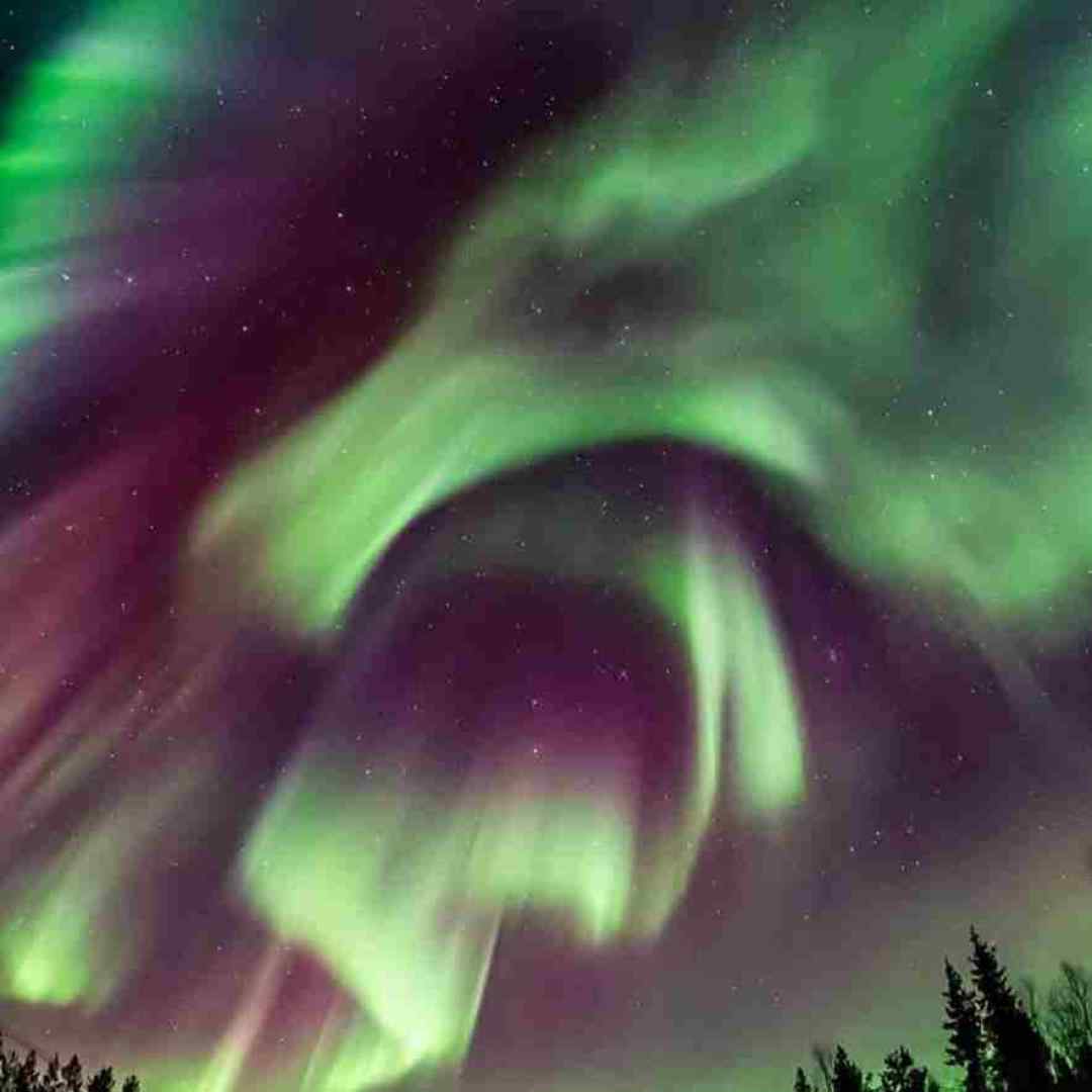  قایقم شکسته و دل تو دریاییه وقتی طوفانی شده