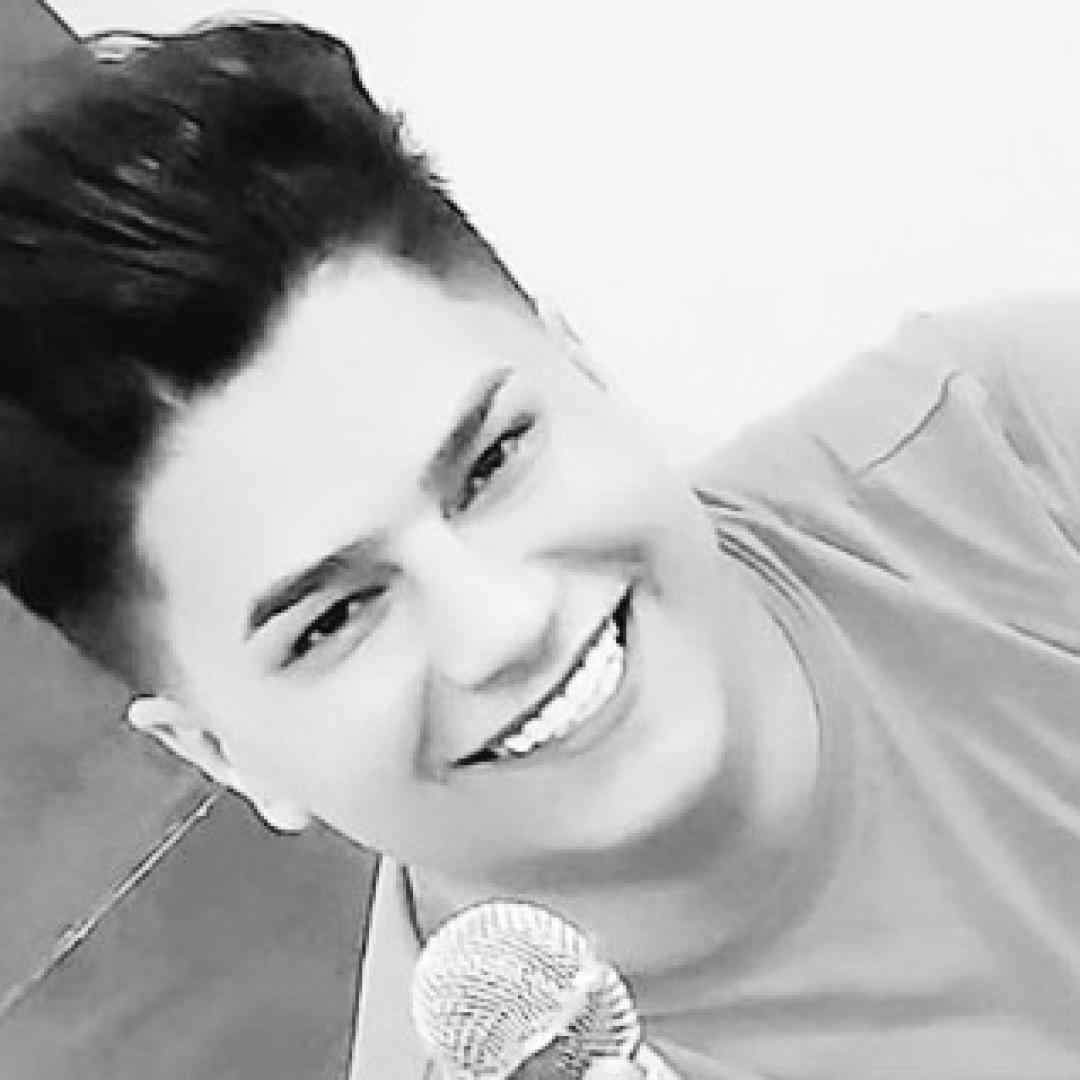 علی برزنونی جوونی مو به پات دادم تو رفتی ندیدی عشق و فریادم