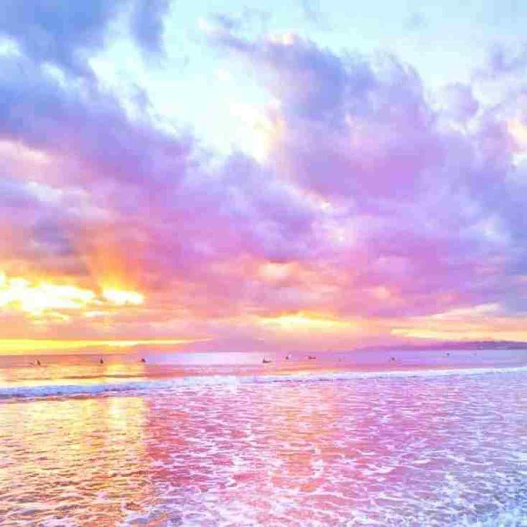  انگار که هوا مست بهاره صدای پای گل با صدای بچه