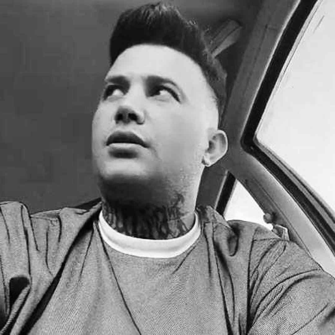 علی احمدیانی کاش یه باره دیگه چشماتو قبل رفتن میدیدم