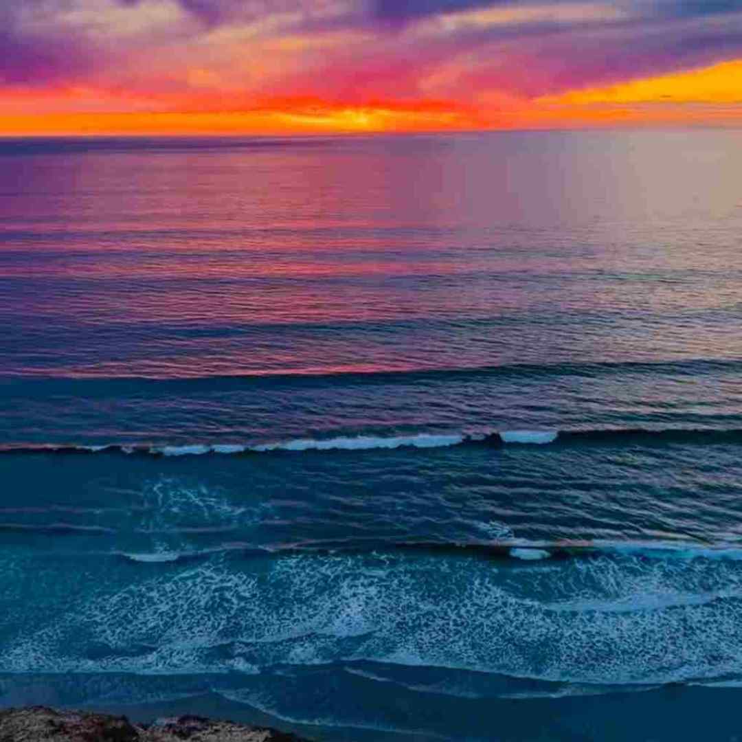  بگردم به دور اون نگاهت اون صورت ماهت با صدای بچه