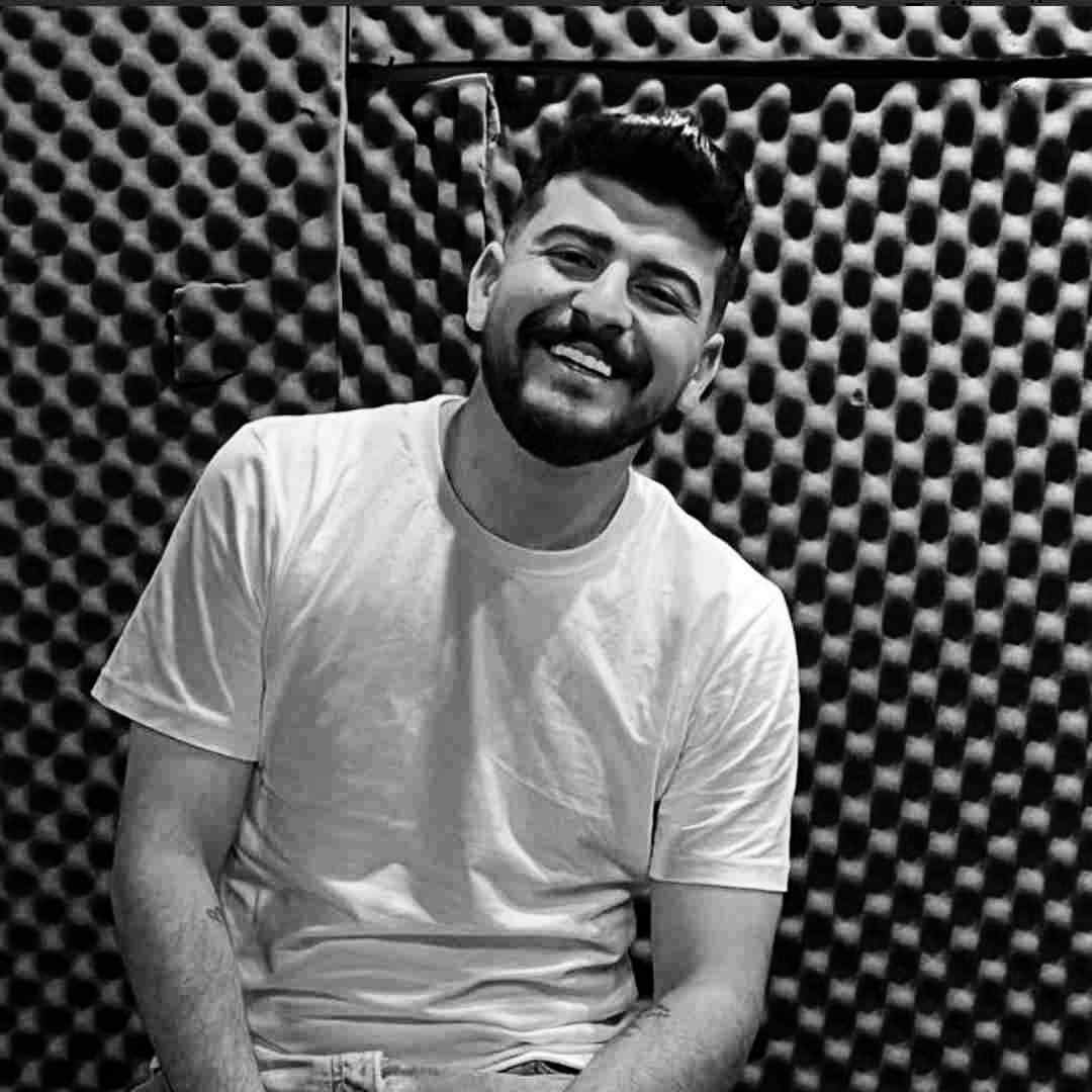 پژمان دستاربندان سیگاری ۲