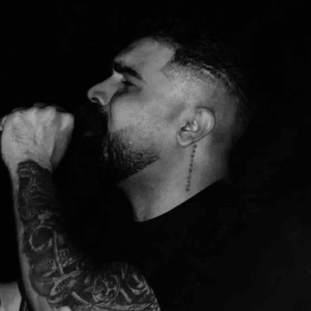 فرهاد جهانگیری مه قاب عکسمان تو عشقت روبروته