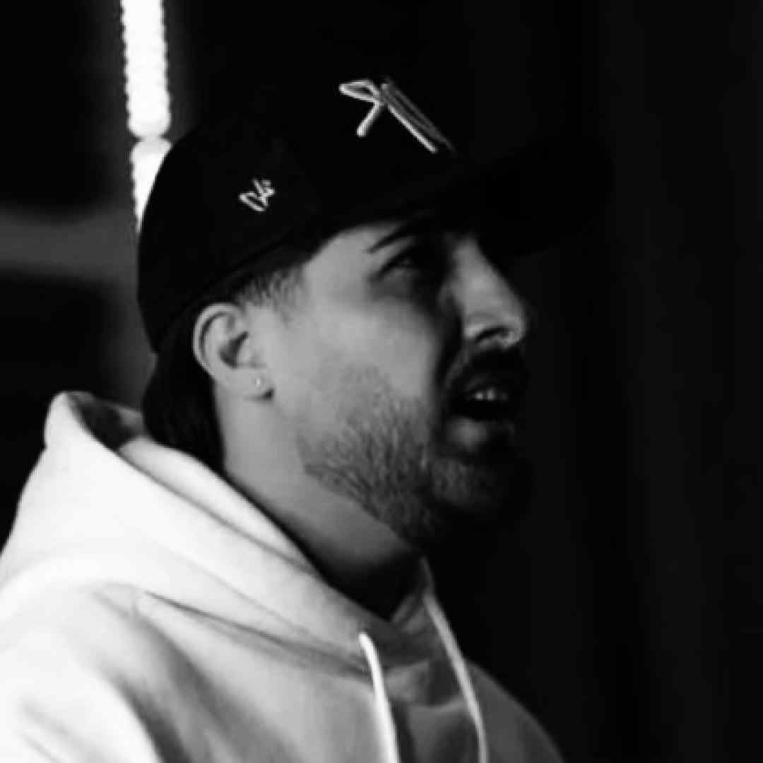 امیر لیام ﻫﻢ دوﺳﺖ دارم ﻫﻢ ﺑﻴﺰارم ﺧﻮدم ﻛﺮدم