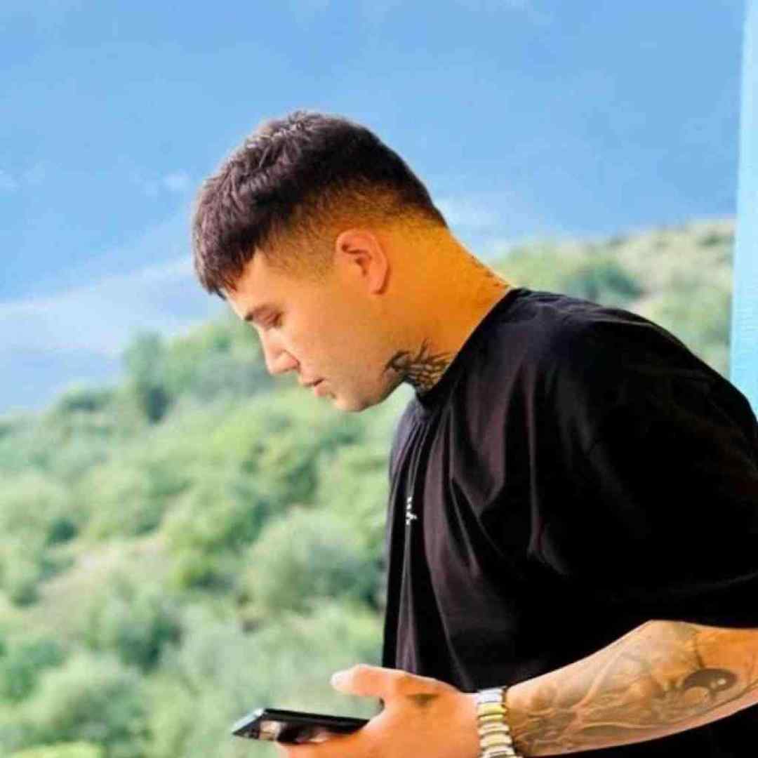 علی احمدیانی تو شدی یه نوزادی تونه هی ناز مکنم