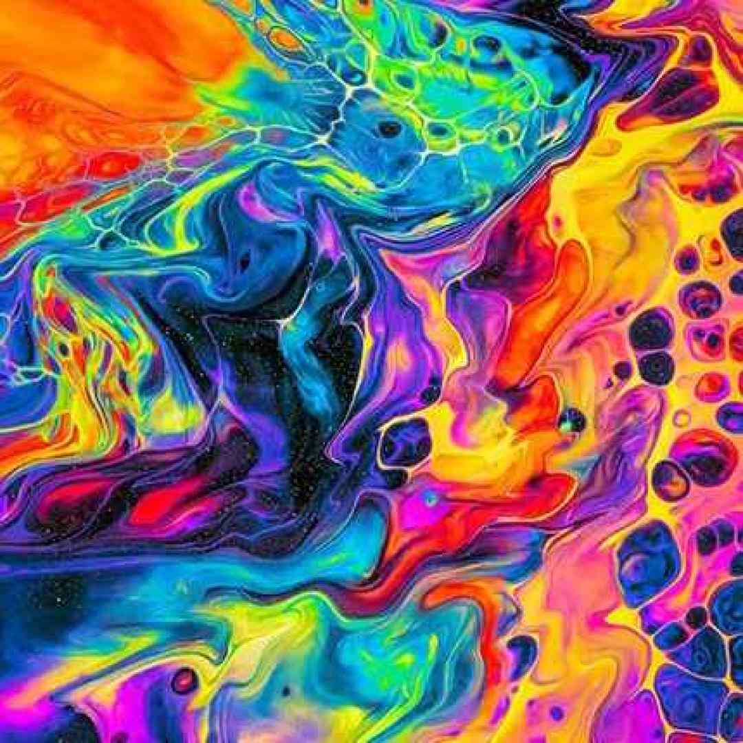  از لب هایت شراب آرزو میریزد شراب هوس میریزد