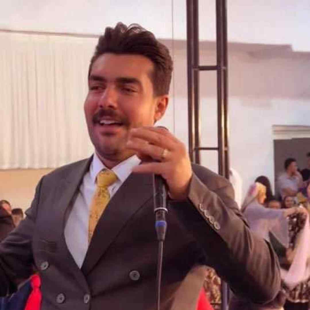 فرشید حکمتی قرض کنم پرس بکنم گلم یه میشی