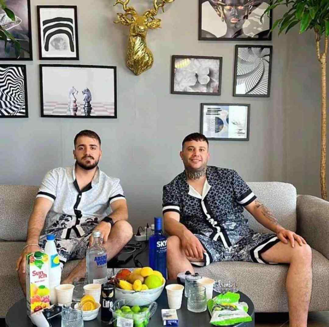 علی احمدیانی زیر چش سیل مکنی قایم نکو عه مه سیلتو