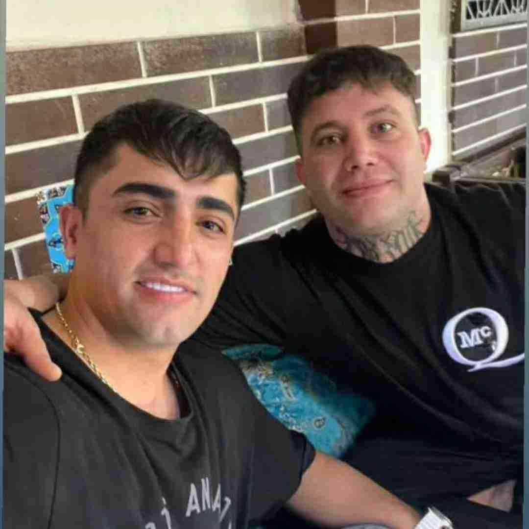 علی احمدیانی کشتی منه با اشاره رو سفید شی تو