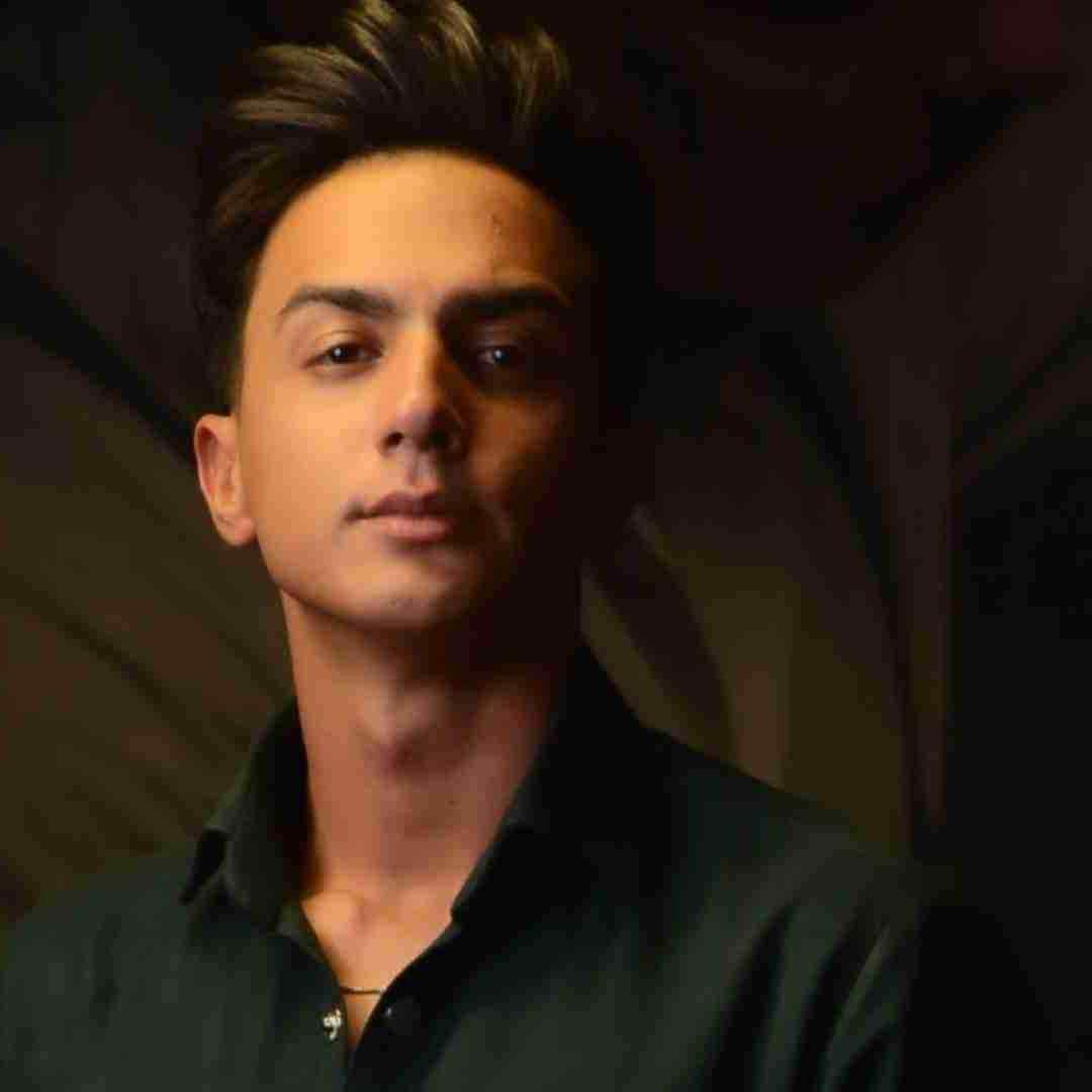 ابوالفضل رحیمی اونایی که چال گونه دارن یه خال نشونه دارن