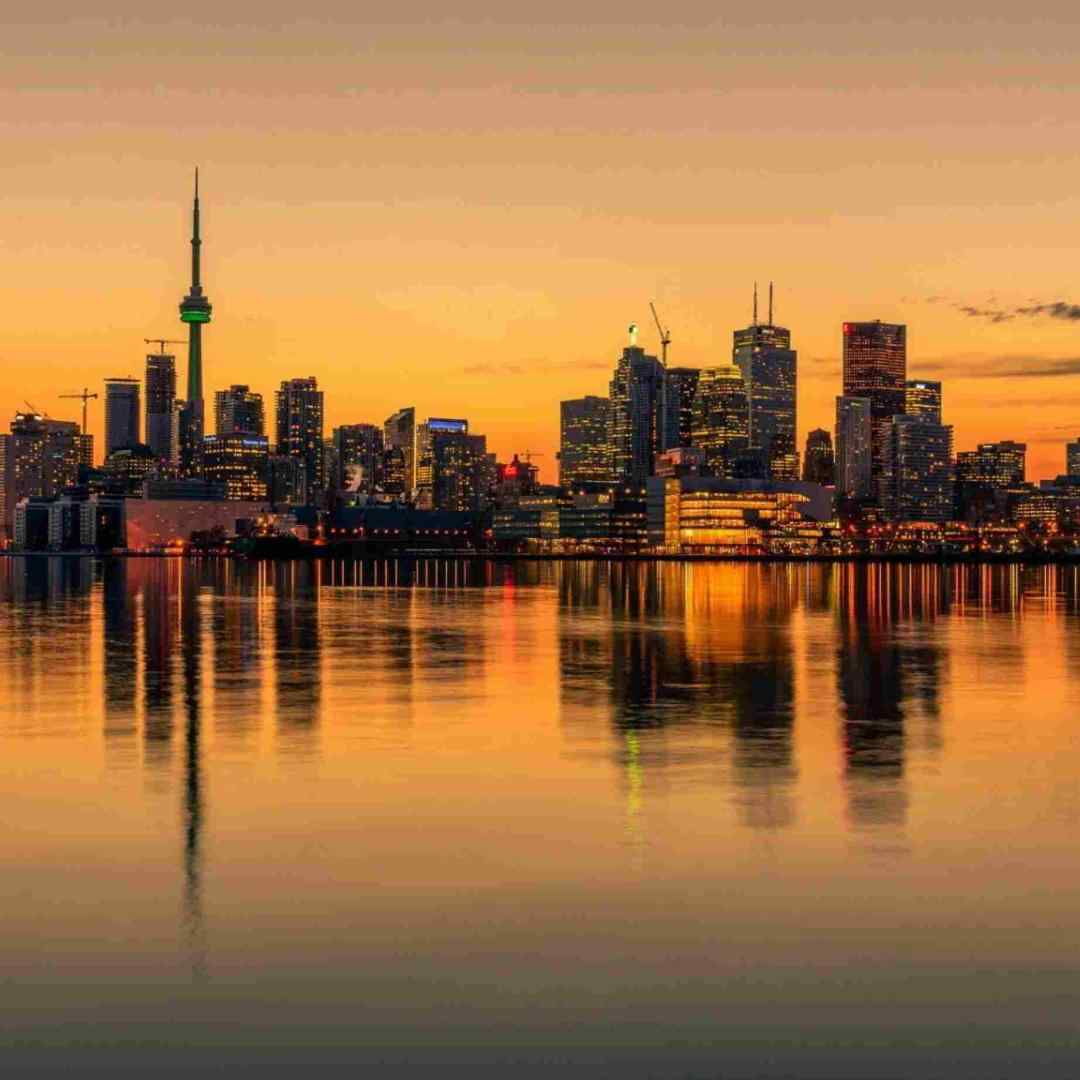  ری دلوم سنگینه غم دل بی قراره با صدای زن