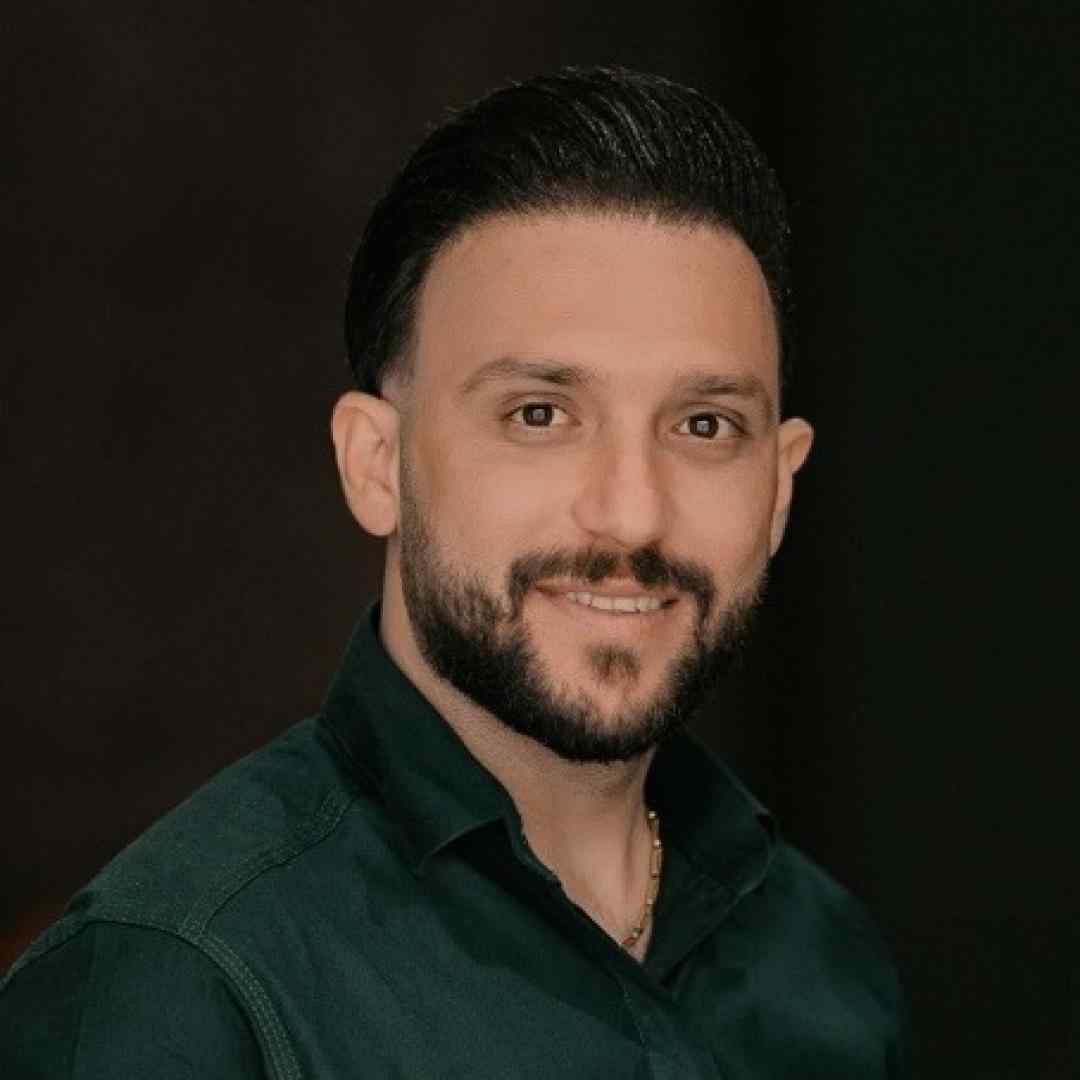 مصطفی ابراهیمی مانتو زرشکی روسری تو مشکی میره دانشگاه رشته پزشکی