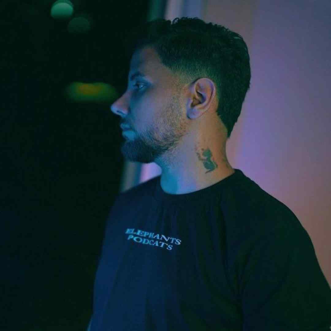 ارشاد نمیدونستی من یا میبرم یا میزنم بازیو برهم ملکه