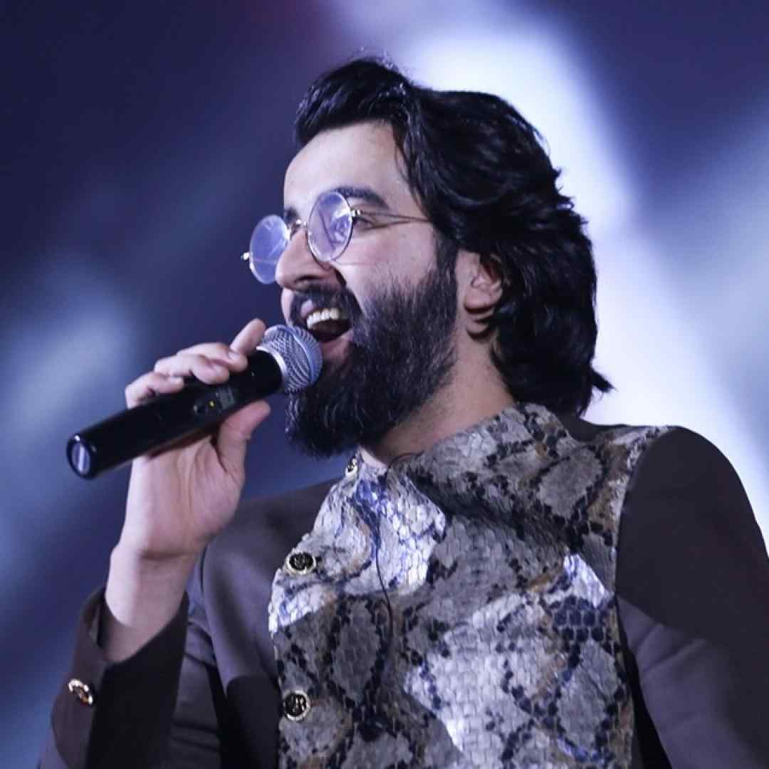 هوروش بند من تو شهری ام که اینجا صورتا همه نقابه