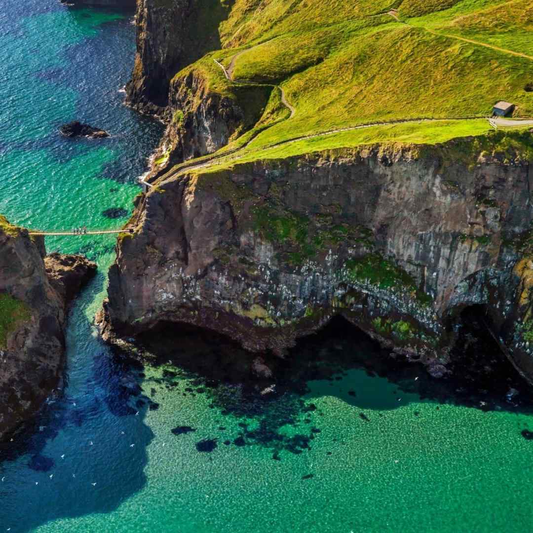  بیشتر از سن خودم فهمیدمو پیر شدم اونا که منو نفهمیدن