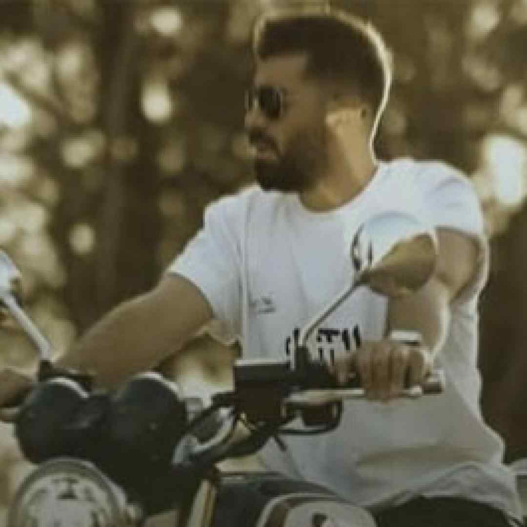 دانیال ایمانی ایهناس مه دوسش داشتم چقد گفتم نرو