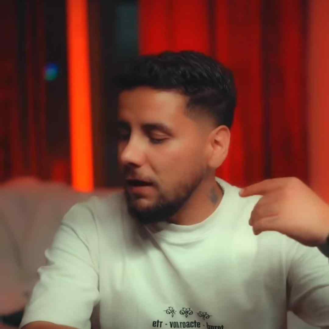 ارشاد سرد تر میشدی باهات گرم تر میشدم هر شب