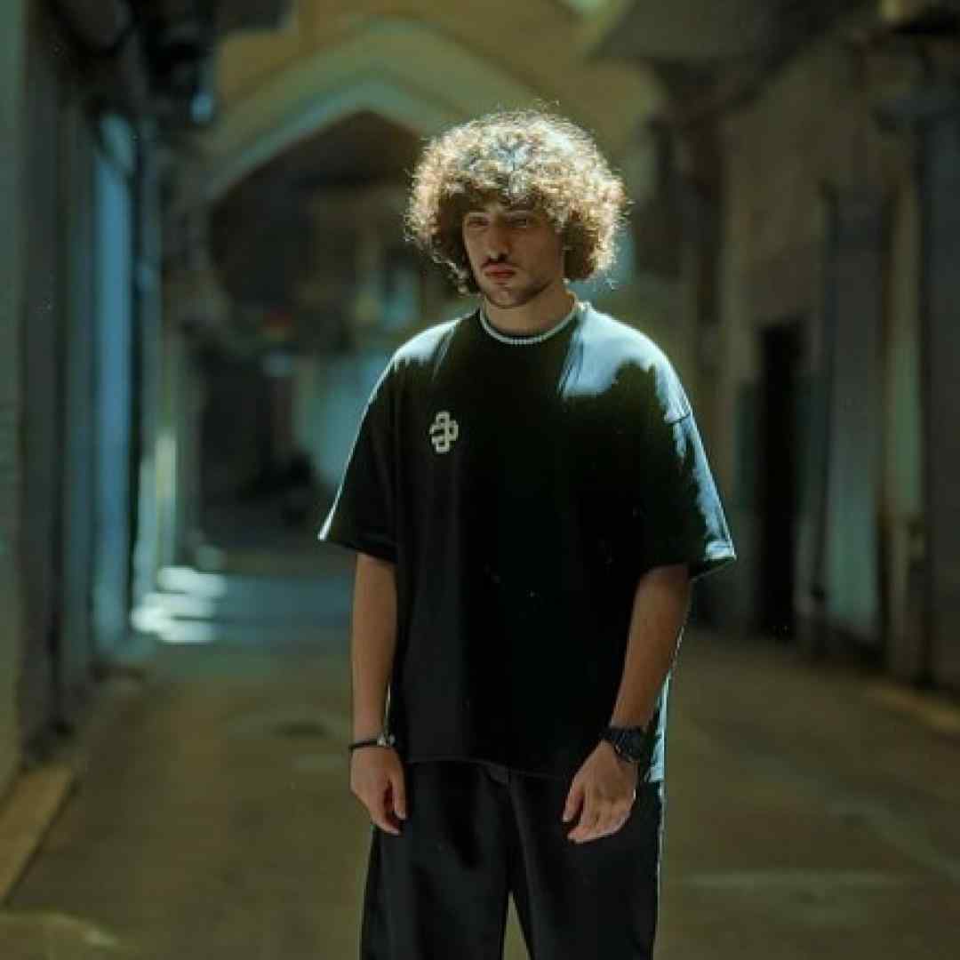 بابی (بابک ایمانی) بزا بره بزا بره نمیخوام که رو مخم بره