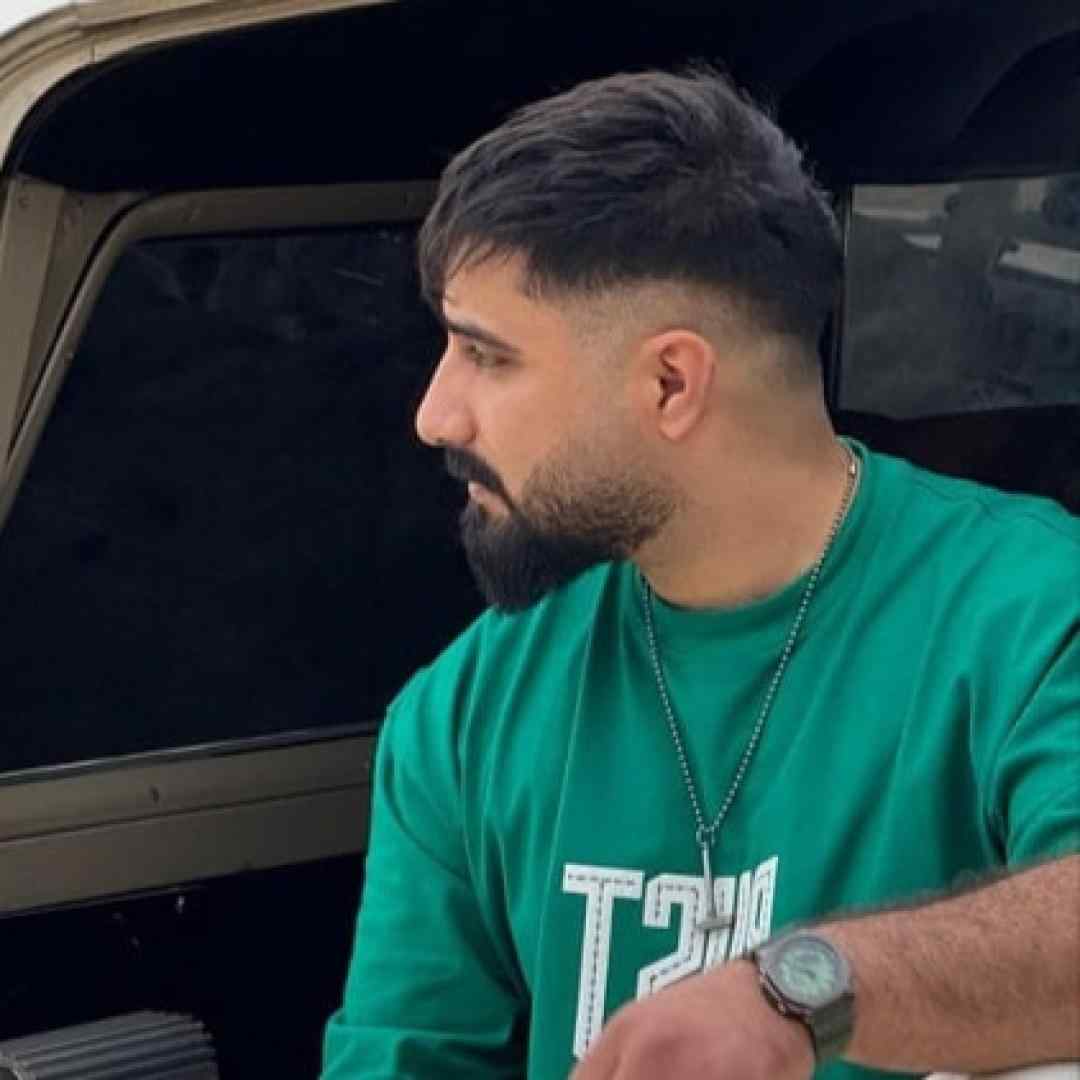 محمد امیری چرا حرف نمیزنی افتادی گریه