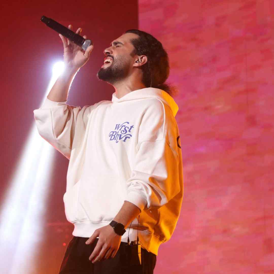 حامیم من خاطراتم با تو رو هرشب مرور میکنم