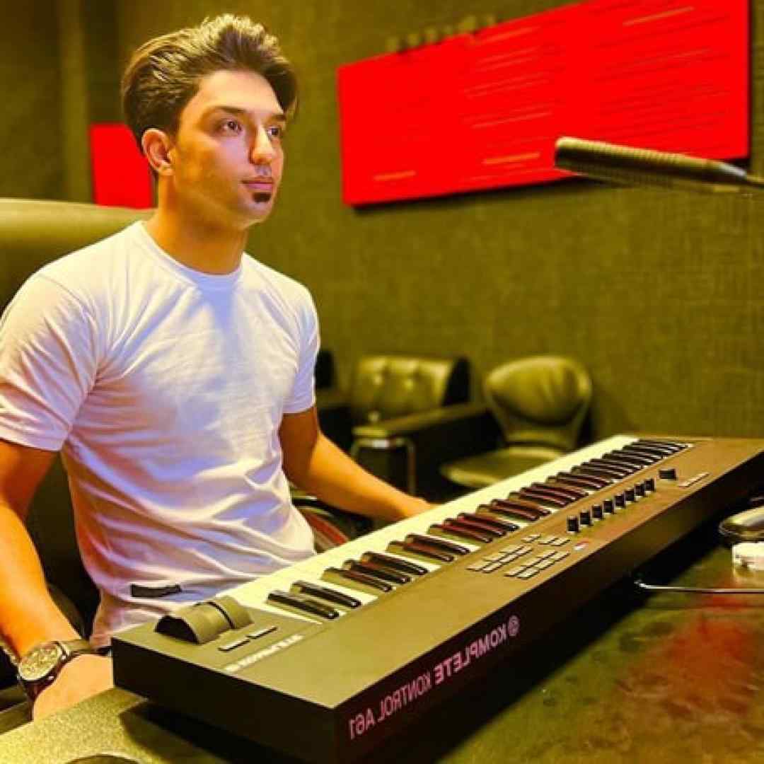 شهاب فالجی نبودنت به خرج دلم نمیره دیه چشات برا دردم