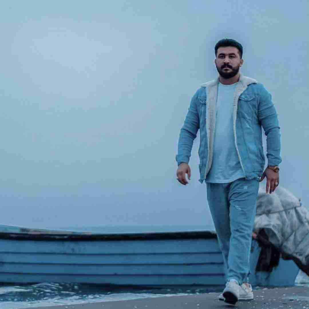 رضا کرمی تارا یادته دوتایی کنار دریا دست تو دست جفتمان