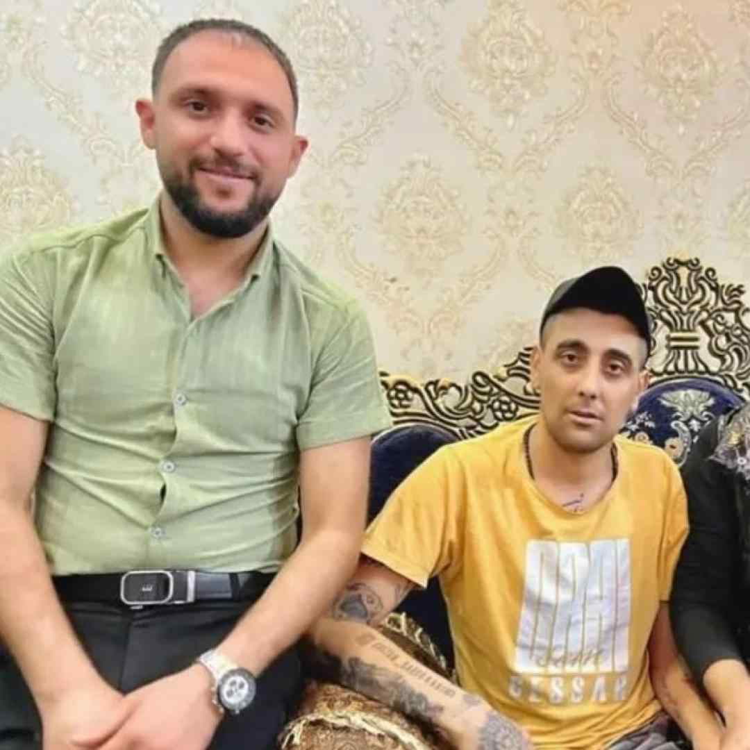 مصطفی ابراهیمی آغوش تنگ دنیا جایی برام نداره