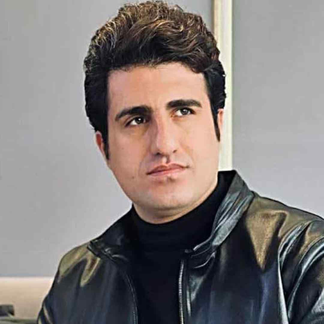 محسن لرستانی تو لحظه های بی کسی دنیای منی اون قد اسیر عشقتم