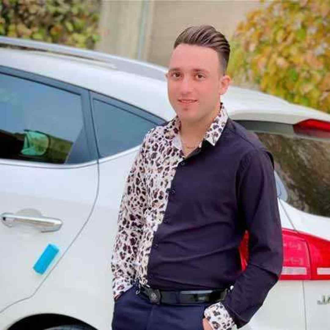 مصطفی ابراهیمی کی اشکاتو پاک میکنه وقتی که گریه داری