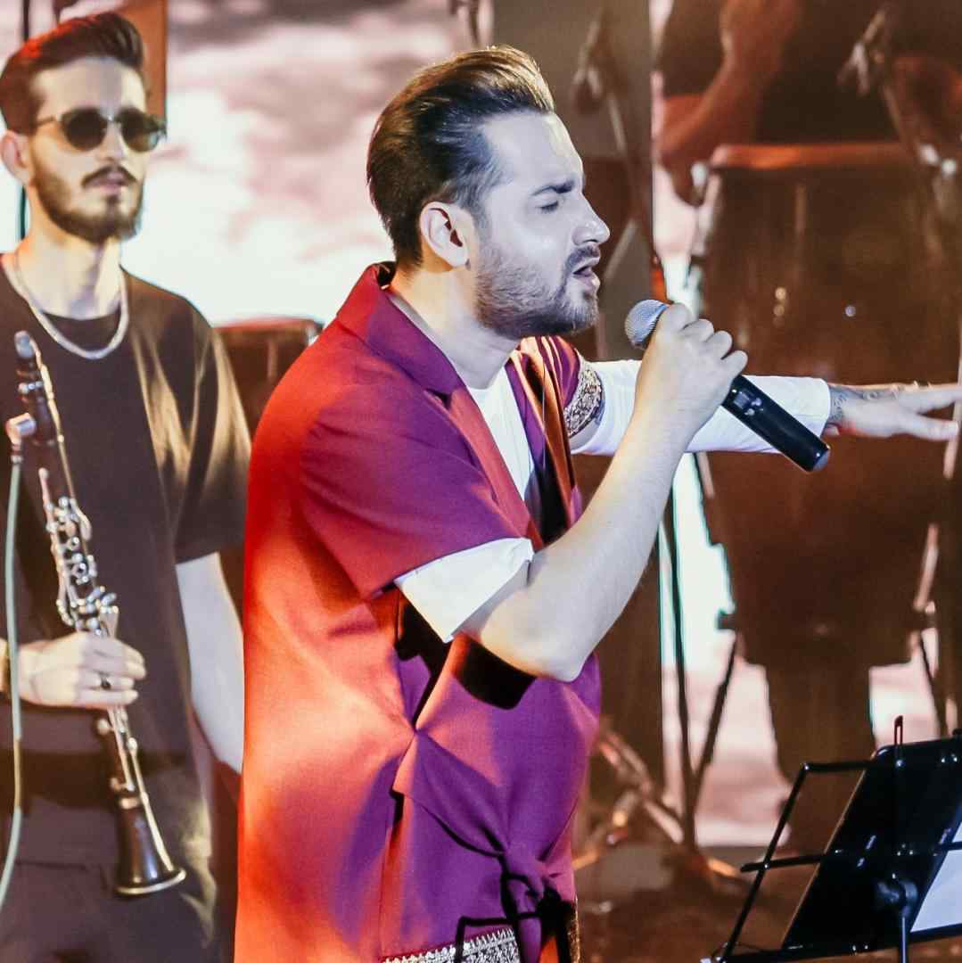 سامان جلیلی اسمم رو سینش بود ولی یادش نمیوفتم