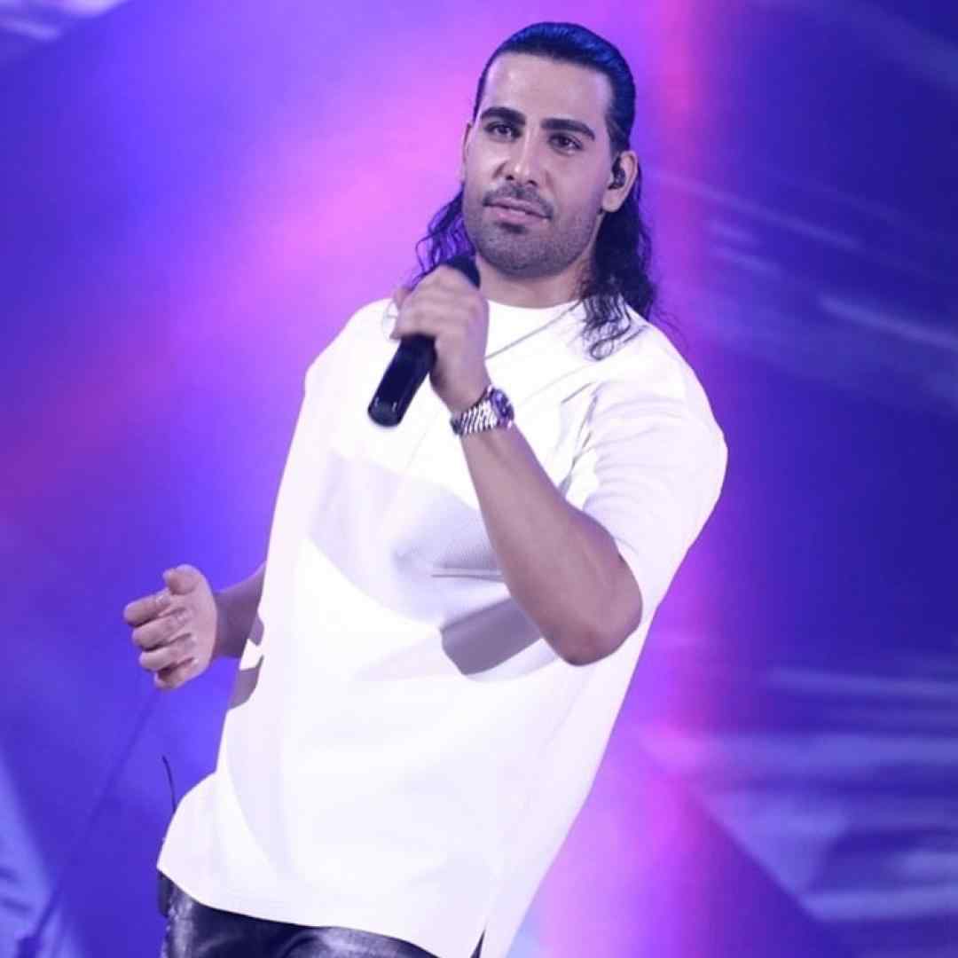 مجید رضوی مثل تو رو کمیاب میبینم اخم میکنی جذاب میشی